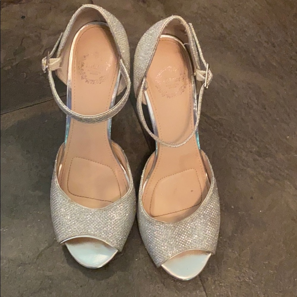 🔥Sparkly 3 inch pump🔥